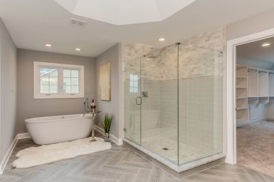 Open Concept Shower with No Door